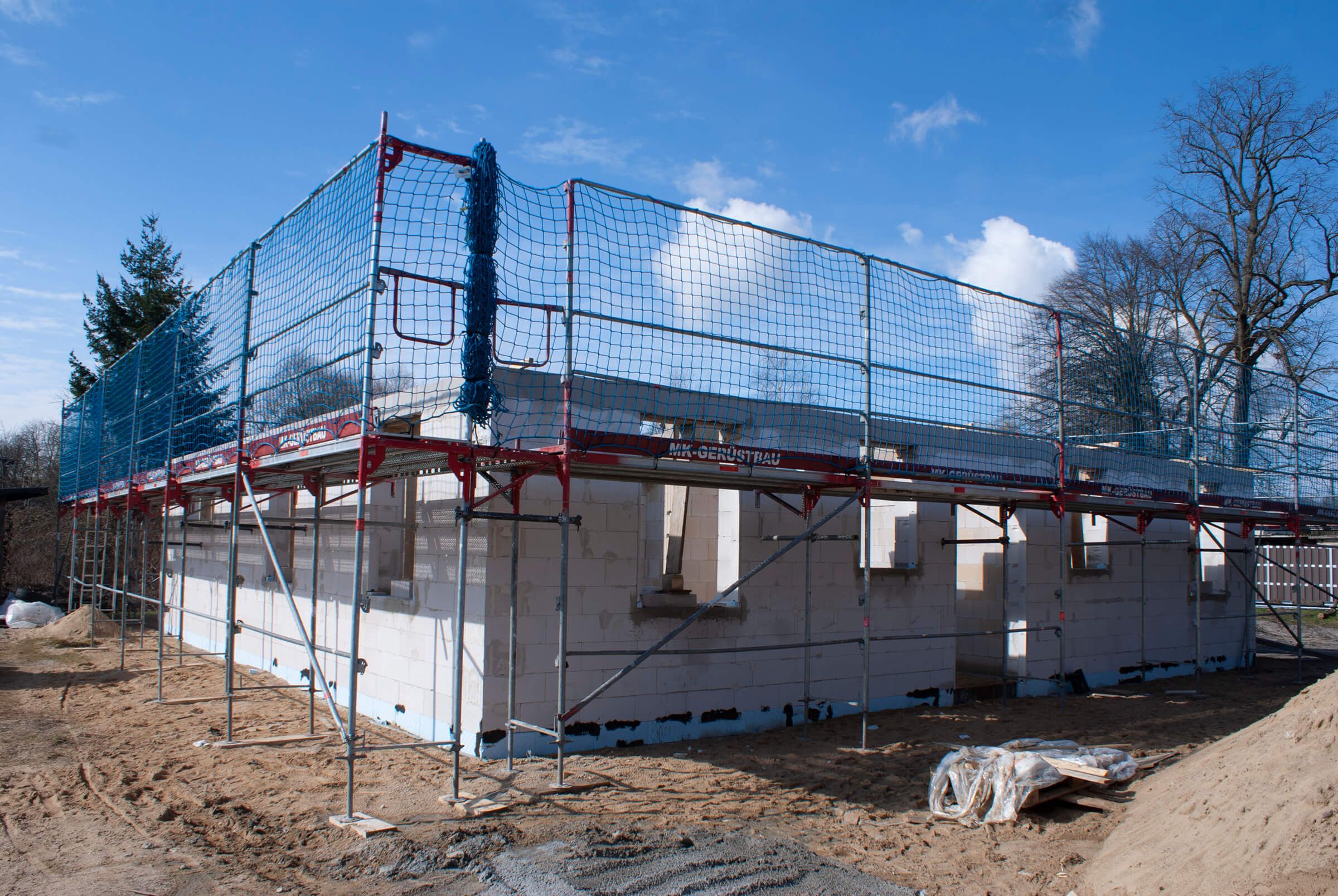 Bauunternehmen Mirko Mielzccarek - Baustelle mit Gerüst